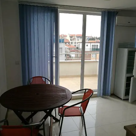 Sea Breeze Apartmán Ravda